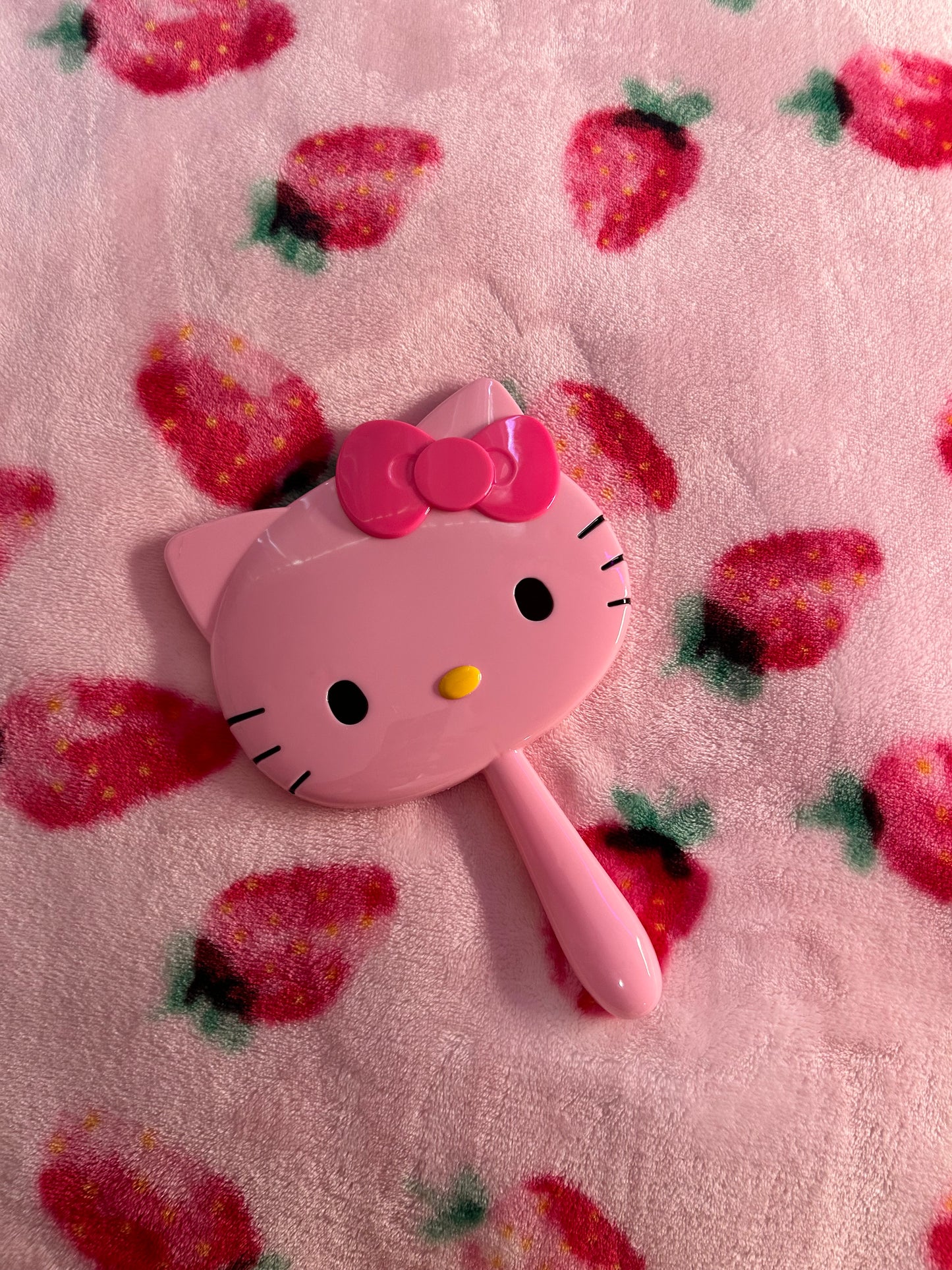 Hello Kitty Mirror